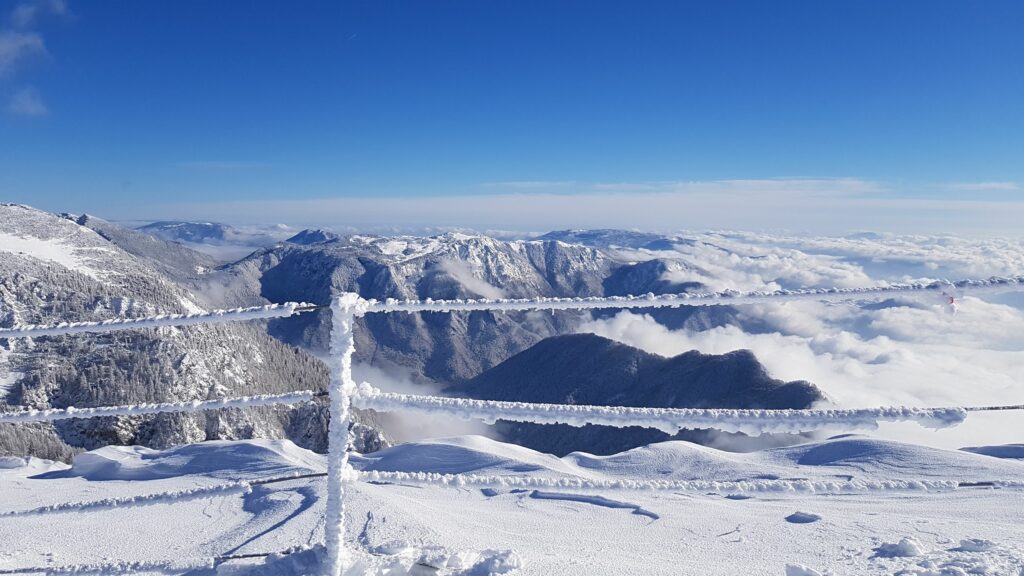 Panoramski pogled s vrha Krvavca